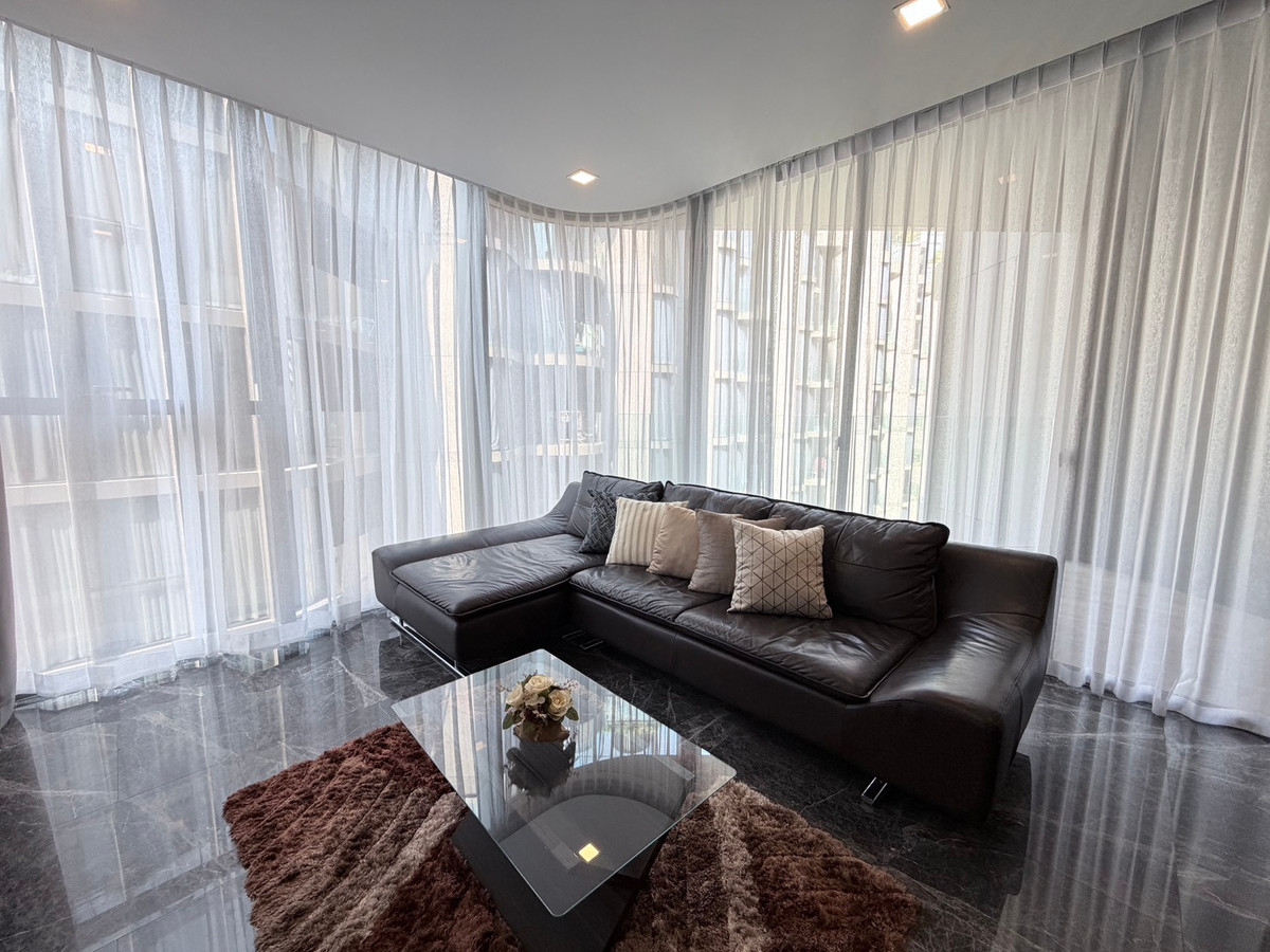 ให้เช่าคอนโดสุขุมวิท อโศก ทองหล่อ : ปล่อยเช่า คอนโดใกล้รถไฟฟ้า BTS พร้อมพงษ์ | Ashton Residence 41 | 3 ห้องนอน ใจกลางสุขุมวิท ห่างจาก Miracle Mall เพียง 400 ม.