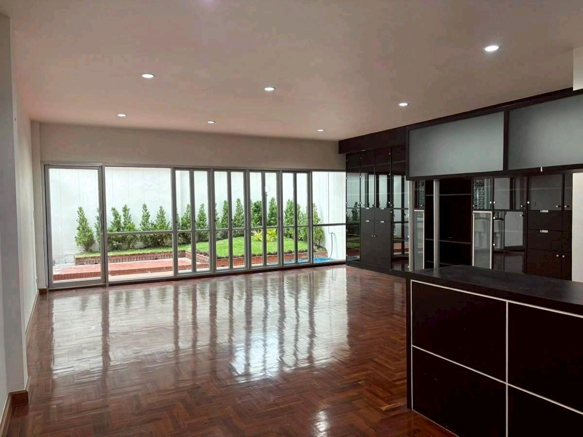 ให้เช่าโฮมออฟฟิศสยาม จุฬา สามย่าน : ให้เช่า/ขาย อาคารพาณิชย์บรรทัดทอง พระราม4 เยาวราช🎏🎋🎋出租/出售：位于耀华力路拉玛四路班塔通路的商业楼宇。