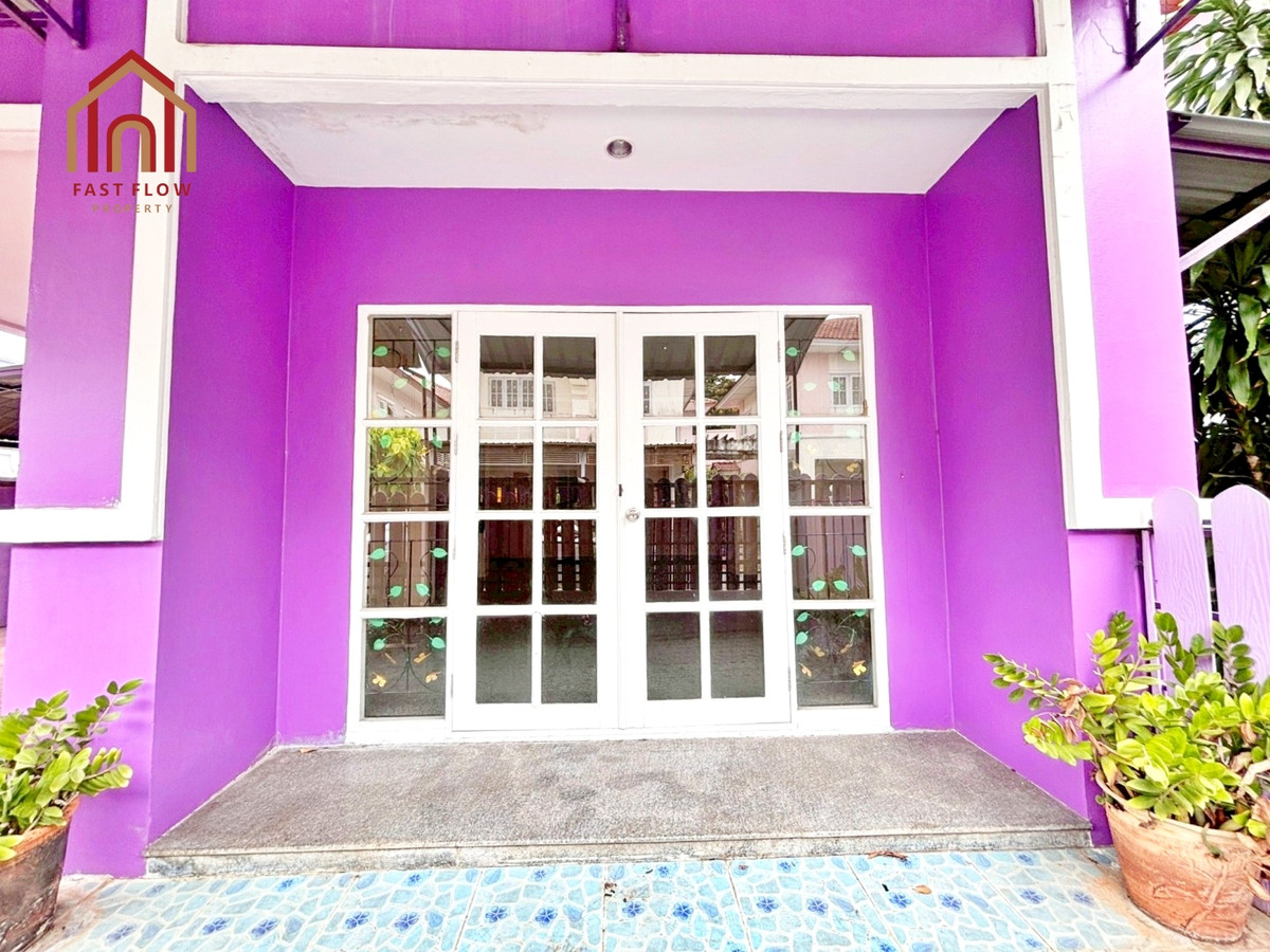 For RentPathum Thani,Rangsit, Thammasat : Twin house for rent, Burirom, 36 sq m, Rangsit, Khlong 4, kitchen addition, Phra Ong Chao Sai Road. Single house mood Sawai Pracharat Road MAY