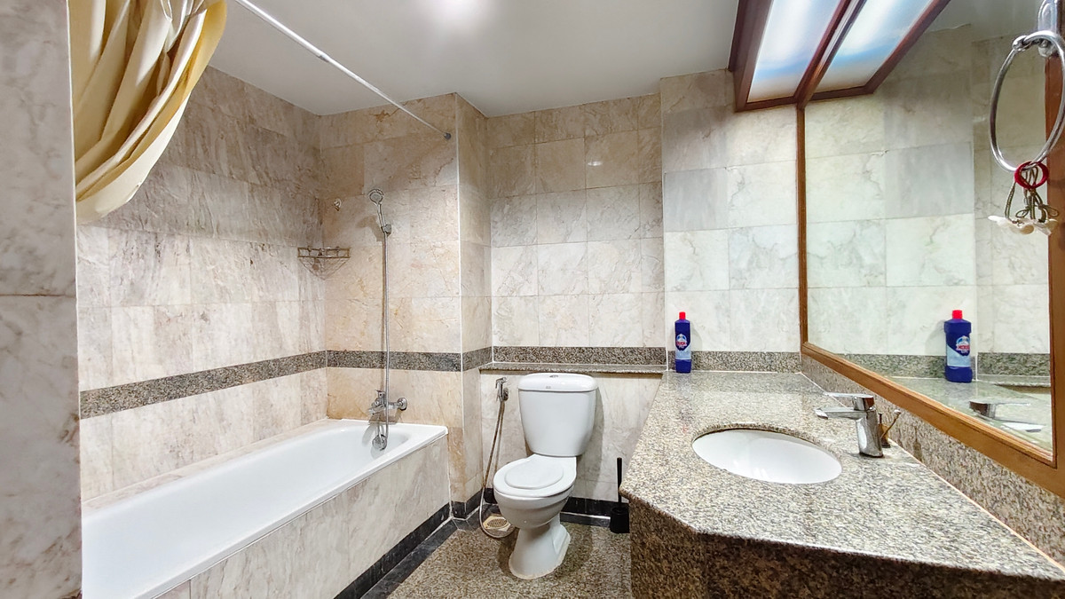 ให้เช่าคอนโดสุขุมวิท อโศก ทองหล่อ : คอนโด 2 ห้องนอน 1 ห้องน้ำ ขนาด 60 ตารางเมตร ที่อโศกเพลส ให้เช่า 25,000 บาทต่อเดือน ซอยสุขุมวิท 21 สถานีรถไฟฟ้า BTS อโศก