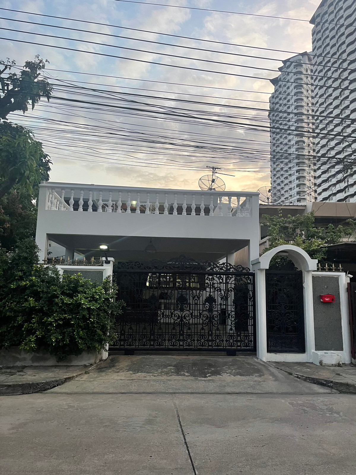 ขายบ้านพัฒนาการ ศรีนครินทร์ : ขายบ้านเดี่ยว 2 ชั้น รีโนเวทใหม่ ซอย Airport Link หัวหมาก ติดคลอง บรรยากาศดี