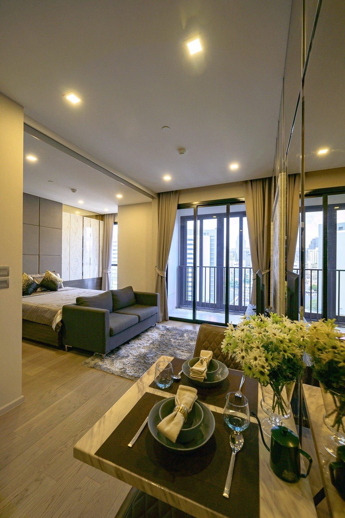 For RentCondoSukhumvit, Asoke, Thonglor : (For Rent) Ashton Asoke 1 bedroom, 35 sq m, beautiful room, Well Decorated. Fully furnished + Electrical appliances  Ready to move in ㅡ Next to 🚆 MRT Sukhumvit