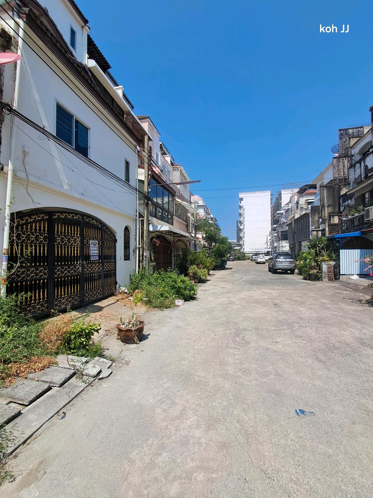 ขายทาวน์โฮมพัฒนาการ ศรีนครินทร์ : ทาวน์โฮม 5 ชั้นเต็ม (รวมดาดฟ้า) พื้นที่ใช้สอยจุกๆ! ตรงข้ามซีคอนสแควร์
เนื้อที่ 24 ตร.ว. สร้างเต็มพื้นที่ ซอยศรีนครินทร์ 40 