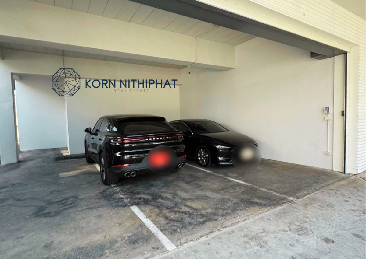 For RentOfficeSukhumvit, Asoke, Thonglor : For rent, 4-story detached building, 1,000 sq m, STAND ALONE BUILDING @ Thonglor Sukhumvit 55.