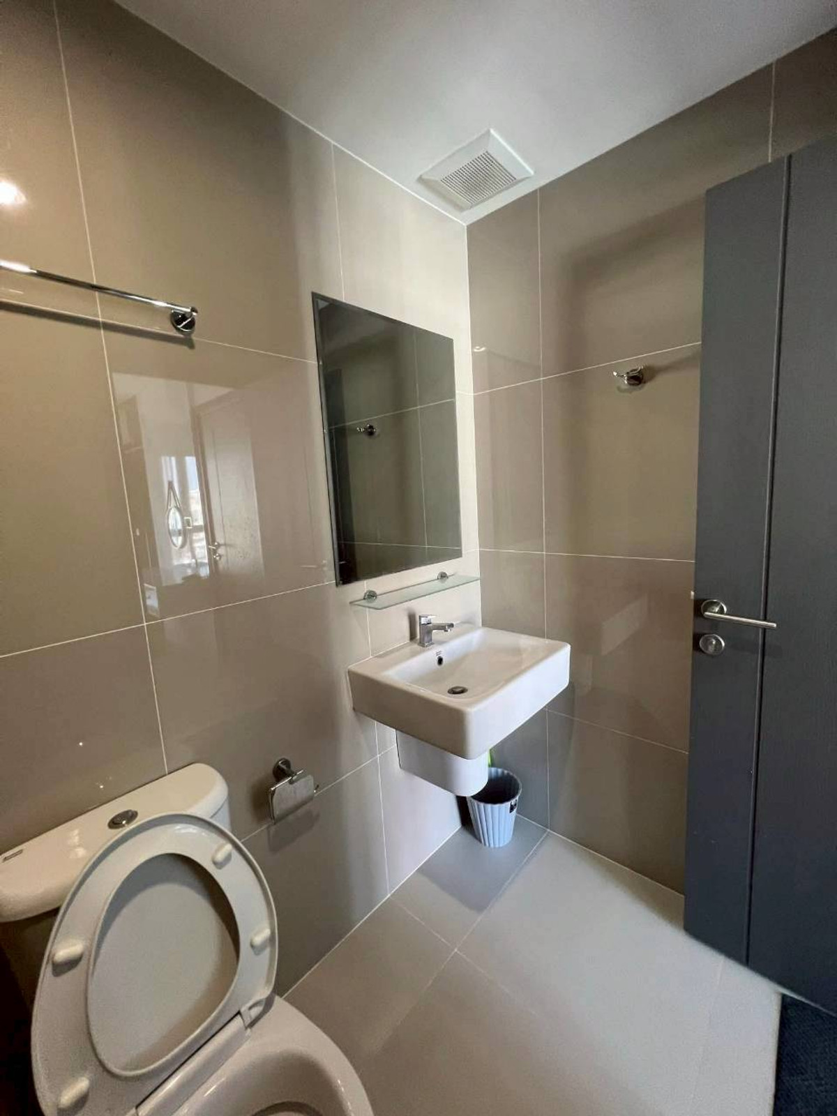 ให้เช่าคอนโดรัชดา ห้วยขวาง : ✅ HSRH102  ✅ Line : @p2nproperty