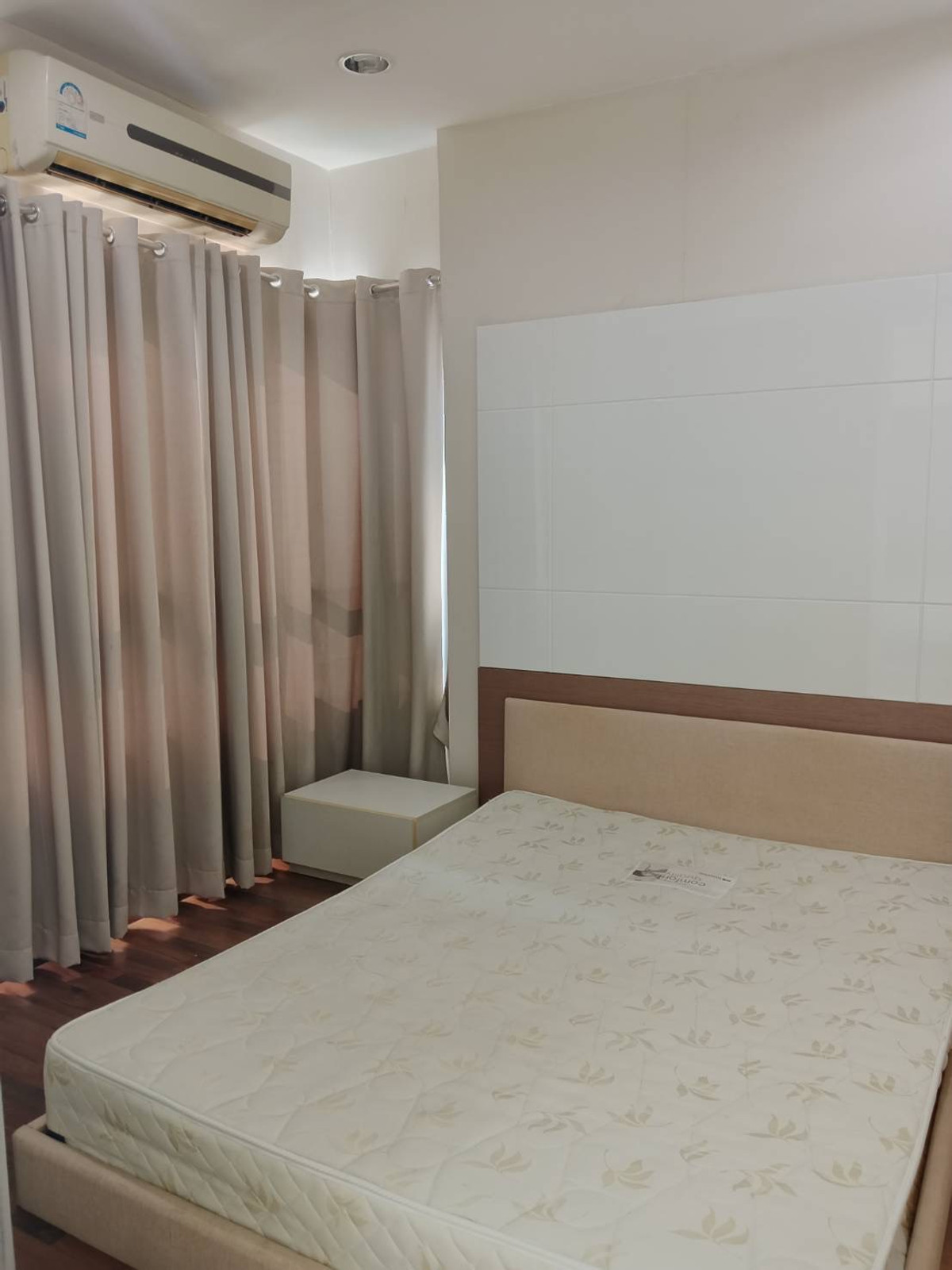 ให้เช่าคอนโดวงเวียนใหญ่ เจริญนคร : (ปล่อยเช่า) Q Huuse Sathorn 1-BR 42.56 Sq.m. เฟอร์เครื่องใช้ไฟฟ้าครบ ชั้นสูง วิวโล่ง ㅡ ใกล้ 🚆BTS กรุงธนบุรี