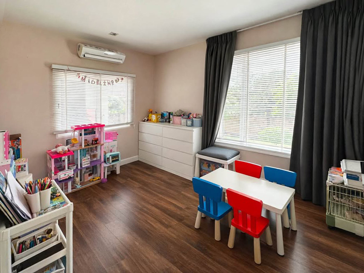 For SaleHousePattanakan, Srinakarin : 🏡 Only 6 Million Baht!! Detached House for Sale Golden Village On Nut 65