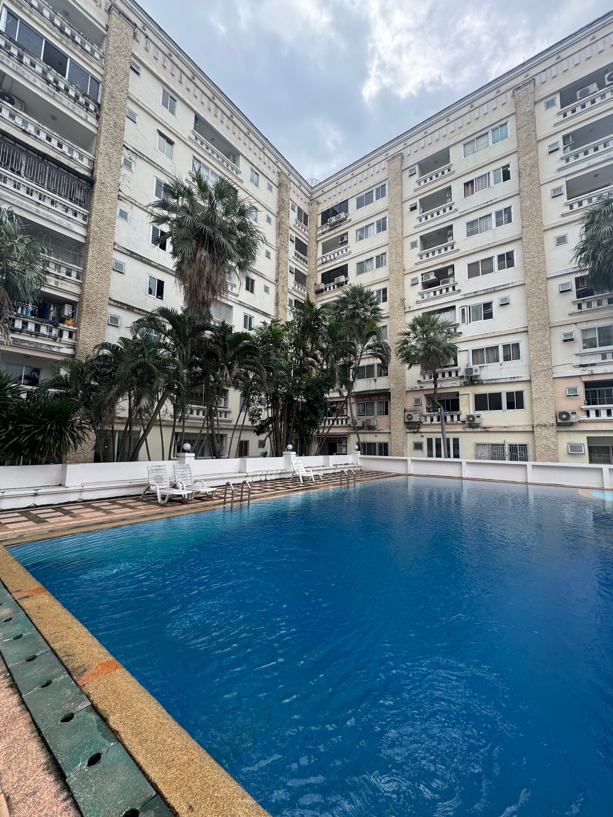 ขายคอนโดรัชดา ห้วยขวาง : ขาย คอนโด2นอน ห้องใหญ่62ตร.ม. รีโนเวทPremium ใหม่ เลี้ยงสัตว์ได้! ย่านห้วยขวาง-เหม๋งจ๋าย-รามอินทรา พร้อมอยู่ นัดชมเลย 084-976-1441