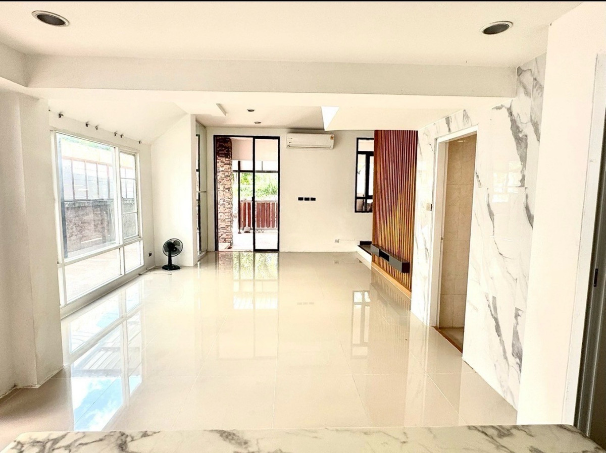 For RentTownhomeChaengwatana, Muangthong : 🔥 For rent 29,000 baht | Modern home office, 3.5 floors – spacious and newly decorated!‼️