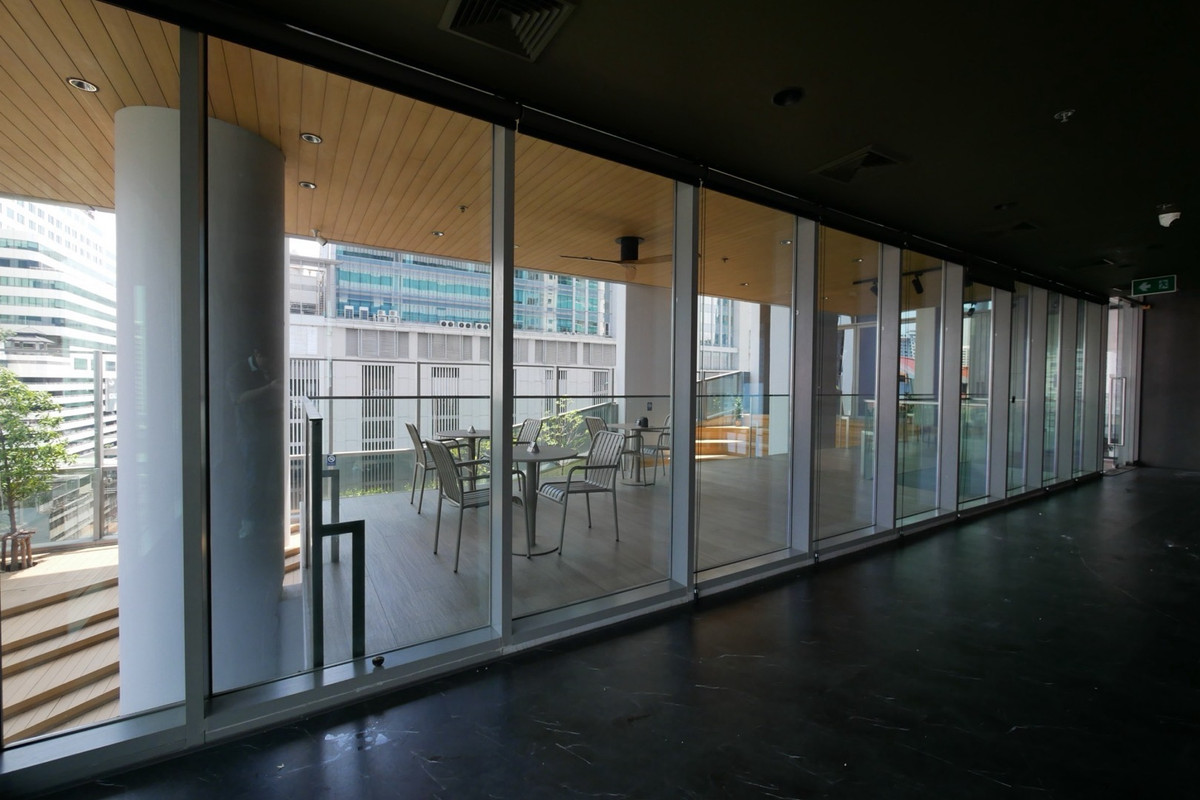 For RentRetail SpaceSukhumvit, Asoke, Thonglor : Duplex Retail Space for Rent in Asoke. Near BTS, Emsphere, and office buildings. suitable for restaurants, bar, & lifestyle