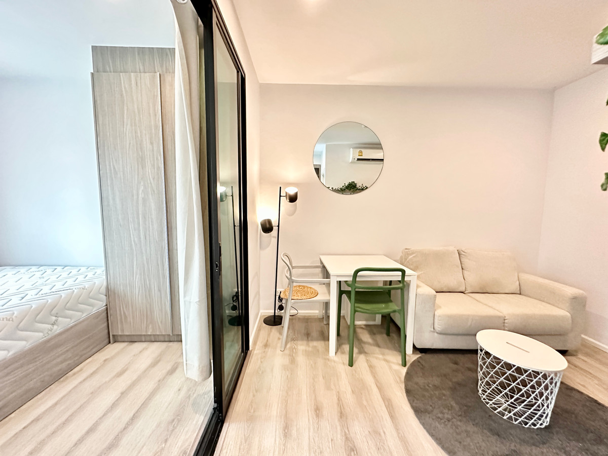 For RentCondoBangna, Bearing, Lasalle : You can get a discount for 2 years. There is a VDO for you to watch (there is a laundry service in the nearest building. 7/11, central area, BTS view) - for rent Notting Hill Sukhumvit 105 near BTS Bearing 400m