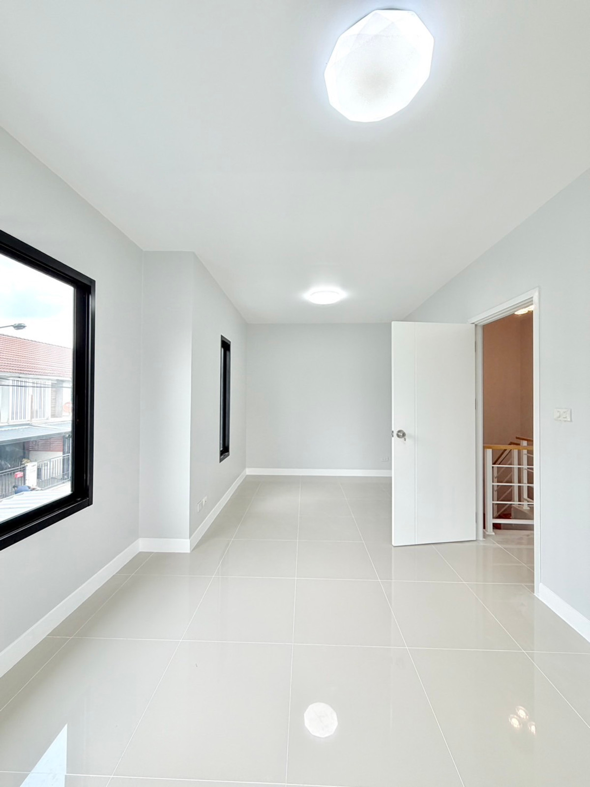 ขายทาวน์โฮมนนทบุรี บางใหญ่ บางบัวทอง : ขายทาวน์เฮาส์พฤกษาวิลล์ 63/1 พระราม 5 หลังมุม 25.1 ตร.ว. หน้ากว้าง 8 ม. ฟรีโอน