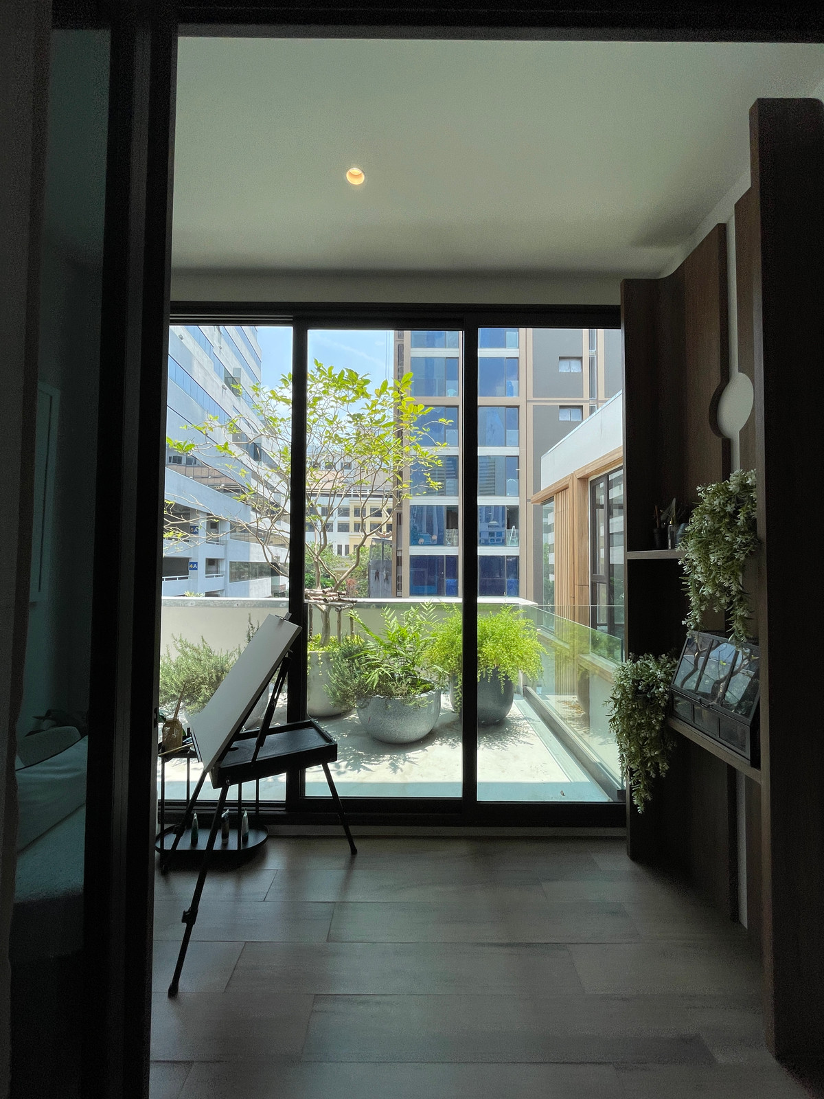 For SaleCondoSilom, Saladaeng, Bangrak : Rare unit for sale 🌳 THE ULTIMATE PARK VIEW | Rare Unit @ROMM CONVENT 🌳2 bedrooms, 2 bathrooms, usable area size 118.15 square meters on the 26th floor that offers a view of the lush Park View in the heart of Bangkok. On the highest potential location, Co