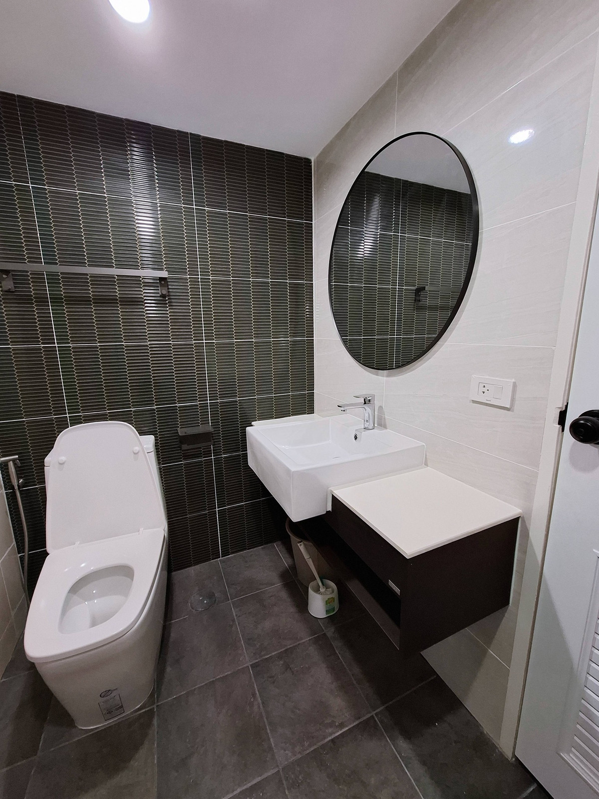 CondoBangna, Bearing, Lasalle : The Executive Bangna (Srinakarin 56)  1 bed big size for rent