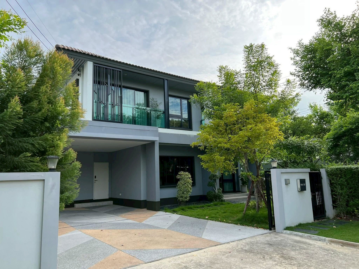For RentHouseBangna, Bearing, Lasalle : Spacious house suitable for families | Good location House for Rent | Burasiri Wongwaen Onnut | 230 sqm | 4 Beds 3 Baths | Luxury Spacious Family Home Prime Location Best Value | Near APL Lat Krabang | 120,000 THB/month |