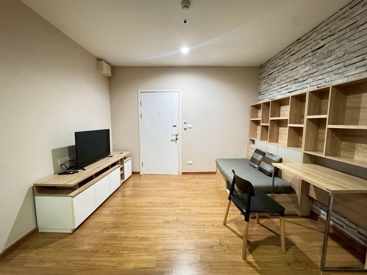 For RentCondoPinklao, Charansanitwong : 🔥Rare Item! The Tree Rio Bang-Aor
1 bedroom, river view + 1 car parking space, best value in this area.