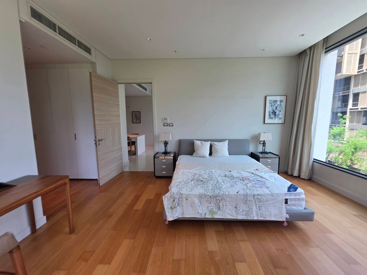 For RentCondoWitthayu, Chidlom, Langsuan, Ploenchit : Sindhorn Residence: 75sqm. 1bed 1bath 75,000/mth. Rare Corner unit Am: 0656199198