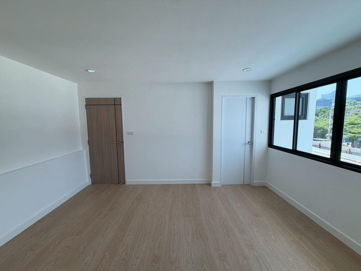 ขายทาวน์โฮมอ่อนนุช อุดมสุข : ขาย ทาวน์โฮมหรู 4.5 ชั้น ทำเลดี รีโนเวทใหม่ ตกแต่งสวยงาม ย่านปุณณวิถี-พระโขนง ใกล้BTS ปุณณวิถี  เพียง 750 เมตร