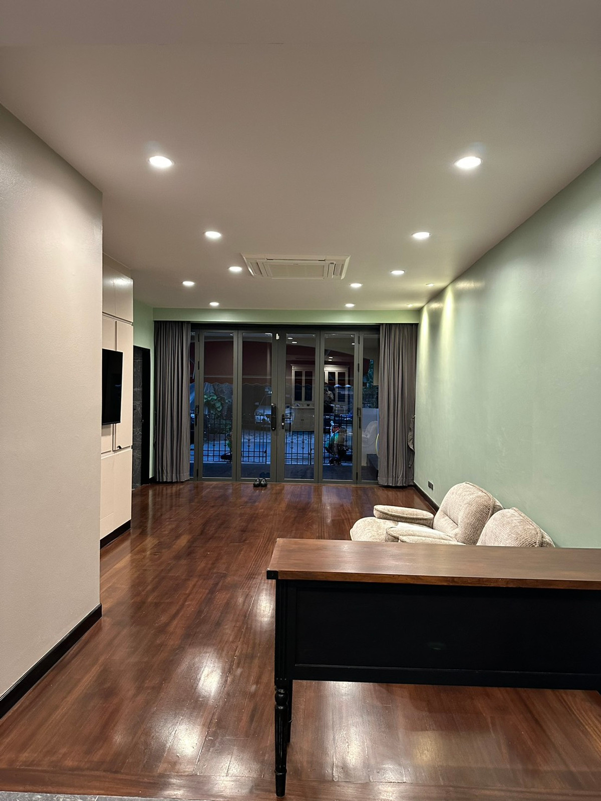 ขายบ้านสุขุมวิท อโศก ทองหล่อ : 🔥For Sale Renovated House in Thonglor! 4+1 Bedroom 370 sq.m fully Furnished Near Donki and BTS Thonglor Tel. 0863692224