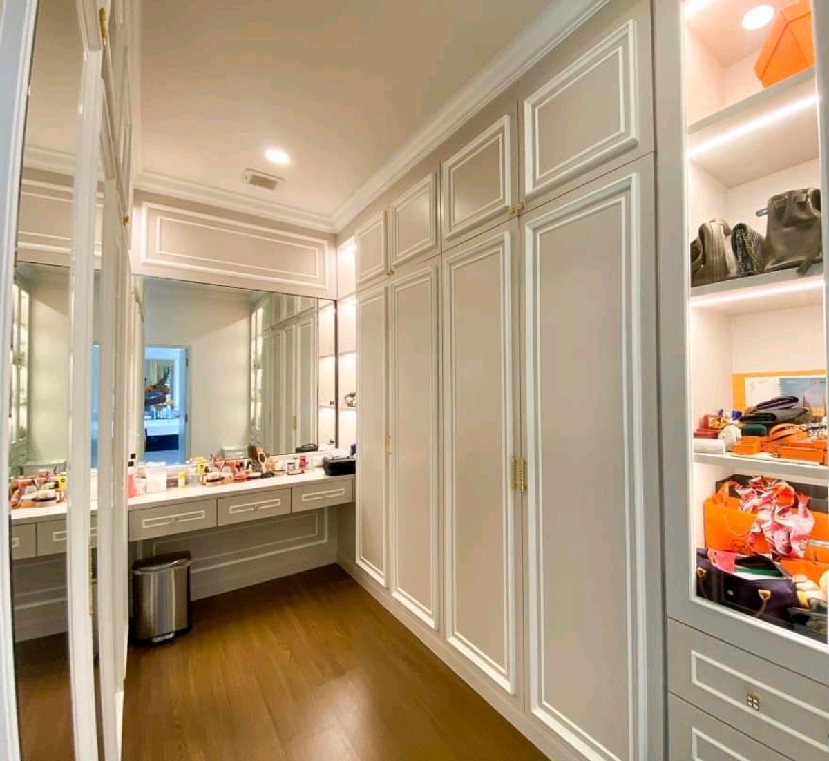 For RentHouseBangna, Bearing, Lasalle : For Rent 4 Bedrooms The City Bangna Km7 Call: 083-966-3665