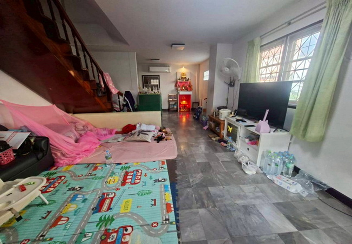 ขายทาวน์โฮมแจ้งวัฒนะ เมืองทอง : ขายทาวน์เฮ้าส์ หมู่บ้านเปี่ยมสุข ปากเกร็ด ซอยวัดกู้ เนื้อที่ 28.8 ตร.ว. 2 ชั้น 2 นอน 2 น้ำ ราคาต่อรองได้