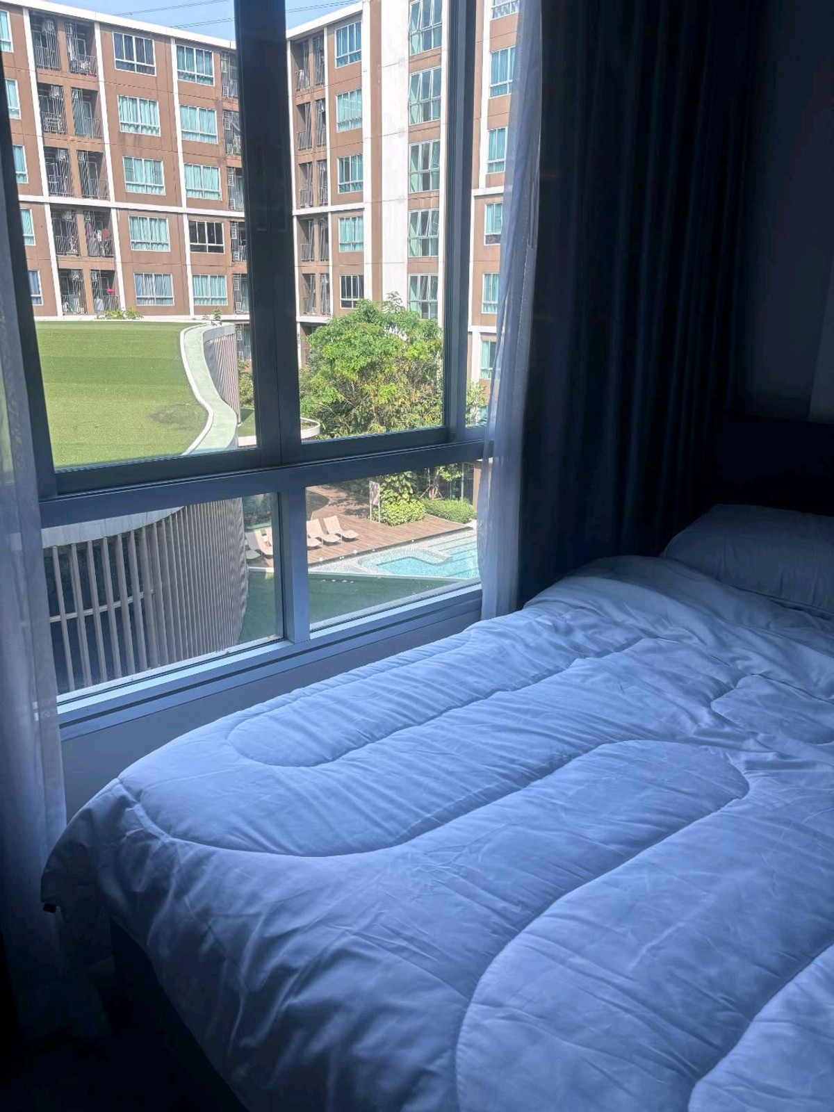 ให้เช่าคอนโดปทุมธานี รังสิต ธรรมศาสตร์ : ปล่อยเช่า Dcondo Dome รังสิต ห้องใหญ่ วิวสระ – เครื่องซักผ้าพร้อม เครื่องนอนครบ!