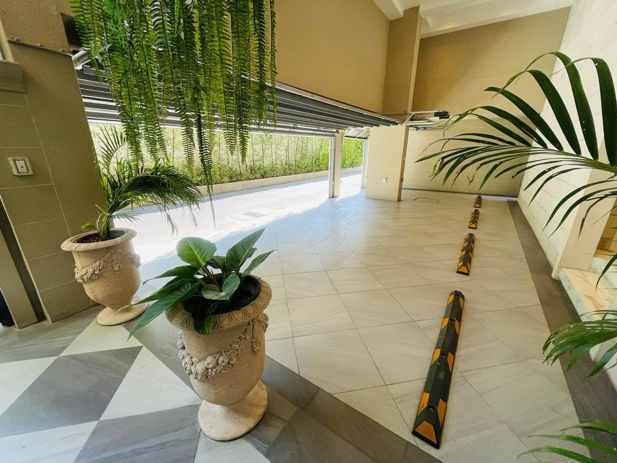 For RentHouseSukhumvit, Asoke, Thonglor : ✨For Sale and Rent luxury house Pool Villa 4+3 living rooms, 6 bathrooms. 864sq.m.Classic European style Sukhumvit 63 (Ekkamai 28)✨