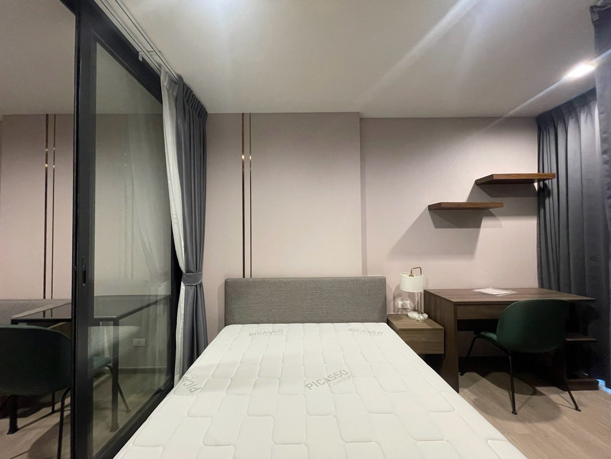 For SaleCondoLadprao, Central Ladprao : For sale: The Line Phahon Park, Building B, closed kitchen, south facing, fully furnished, ready to move in.