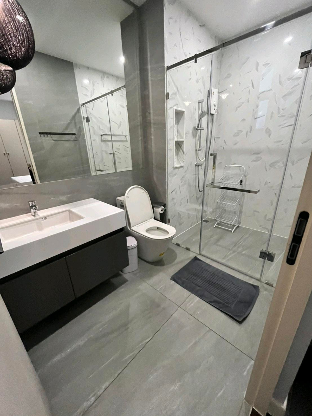 For RentHouseYothinpattana,CDC : Luxury 3-story house, 8 bedrooms, fully furnished, beautifully decorated, for rent in Yothin Phatthana-Ramindra area, near Crystal Design Center (CDC), only 2.3 km.