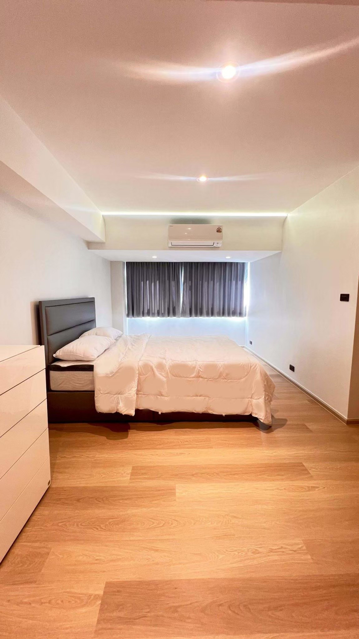 ให้เช่าคอนโดสุขุมวิท อโศก ทองหล่อ : ใช้เช่าคอนโด ทองหล่อทาวเวอร์ ชั้น16 ห้องใหม่เอี่ยมสวยมาก ทำห้องใหม่กว่า5 แสนบาท 0935596442 คุณลิตา