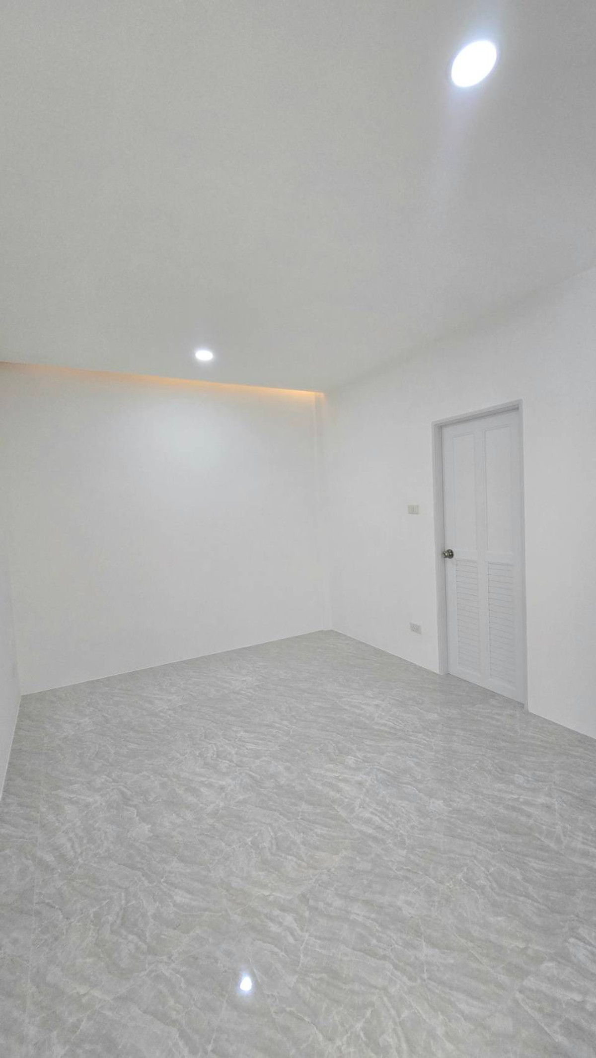 ขายภูเก็ต : หลุดจอง บ้านรีโนเวทใหม่ สวยมาก หิ้วกระเป๋า เข้าอยู่ได้เลย หมู่บ้านธินวุฒิ 3 ถนน ขวาง วิชิต-ฉลอง