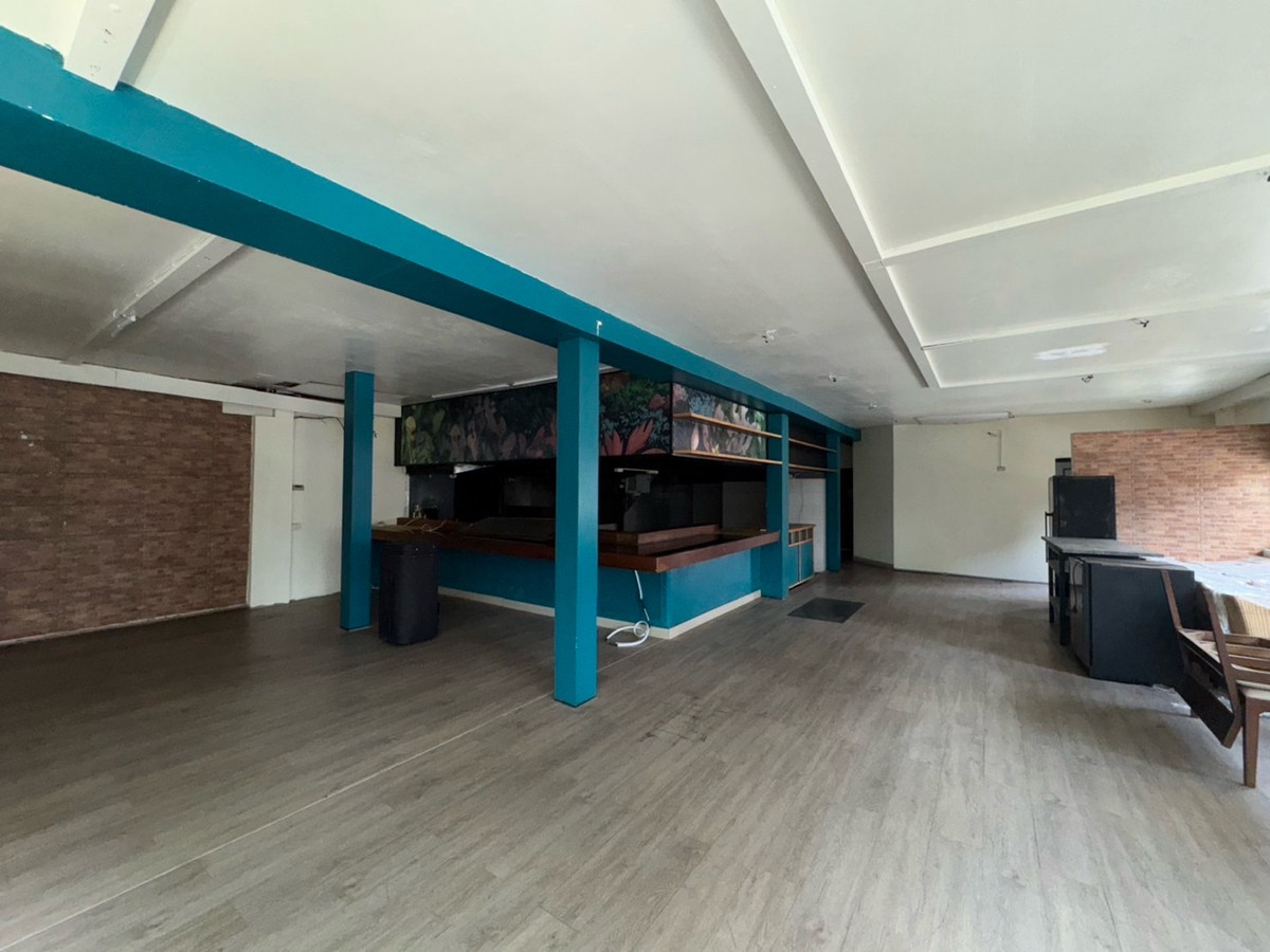 ให้เช่าร้านค้า/ตลาดนัดสุขุมวิท อโศก ทองหล่อ : พื้นที่ธุรกิจ ชั้น 2 ขนาด 144 ตารางเมตร @ ทองหล่อ สุขุมวิท 55 กรุงเทพ มีที่จอดรถ เหมาะทุกธุรกิจ 