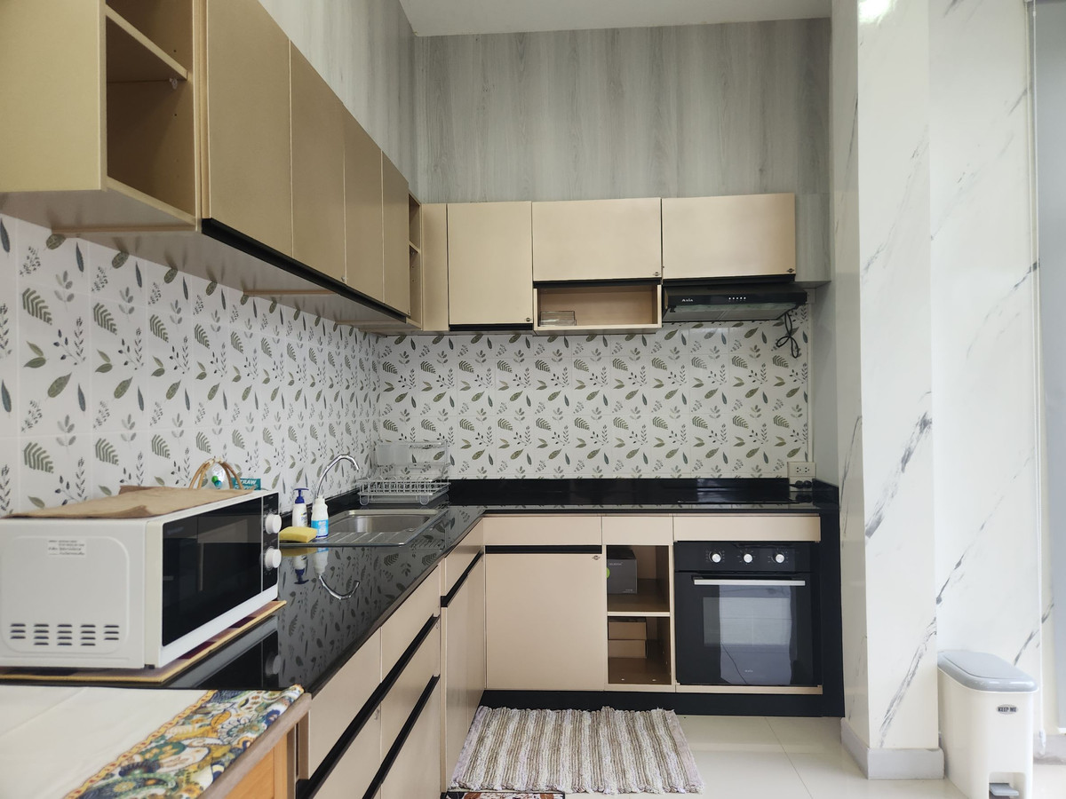 ขายบ้านโคราช นครราชสีมา : ขายบ้านพักตากอากาศหรู เขาใหญ่ พญาเย็น วิวภูเขา | ที่ดิน 300 ตร.วา 3 อาคาร พร้อมสระว่ายน้ำ เฟอร์นิเจอร์ครบ ใกล้ถนนมิตรภาพ