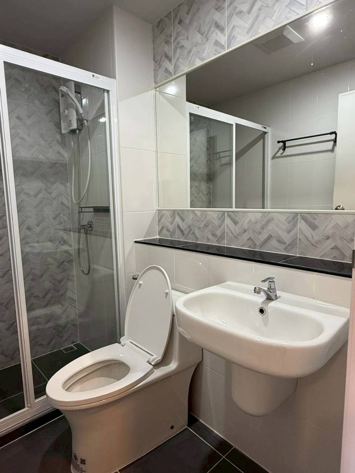 ให้เช่าคอนโดบางนา แบริ่ง ลาซาล : ✅ REGBN128 ✅ Line : @p2nproperty