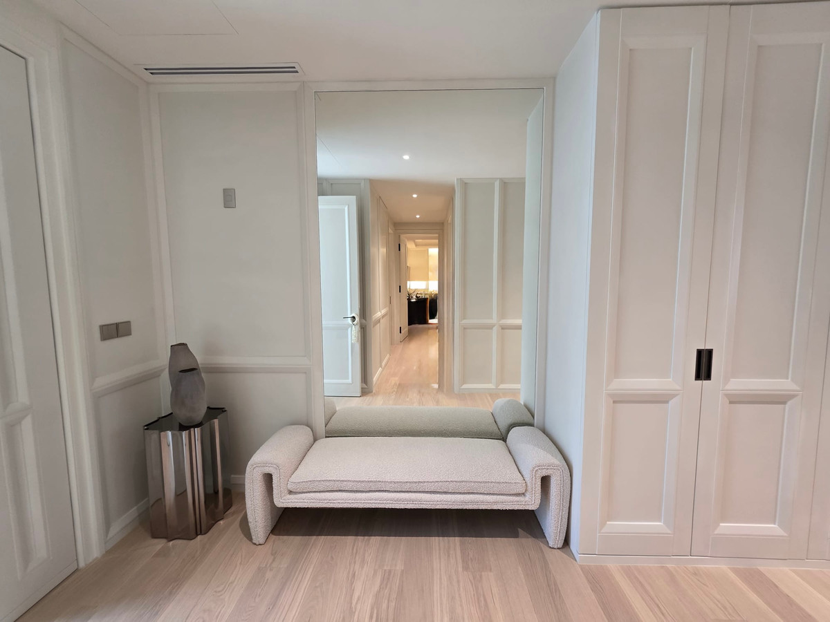 For SaleCondoSukhumvit, Asoke, Thonglor : Intercontinental Residences Bangkok Asoke: 3bed 3.5bath 193sqm. with maid and laundry area 63,800,000 Am: 0656199198