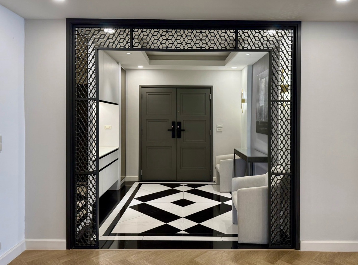 For RentCondoSukhumvit, Asoke, Thonglor : Newly Renovated/ Spacious 3 Bedrooms in Phrom pong ✨