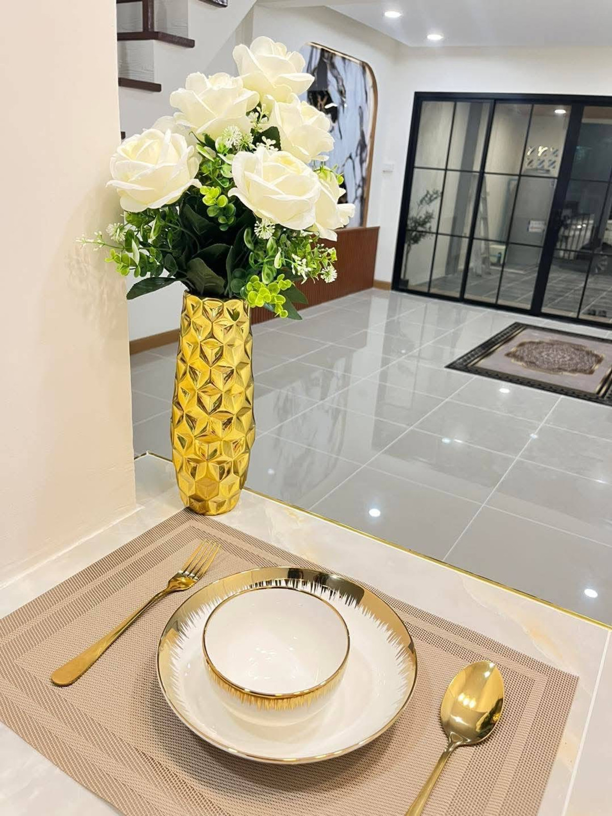 ขายทาวน์โฮมนนทบุรี บางใหญ่ บางบัวทอง : ขายทาวน์เฮาส์พระปิ่น 3 บางใหญ่ 17 ตร.ว. 3 นอน แต่งใหม่มีระเบียง ฟรีเฟอร์ฯ ฟรีโอน