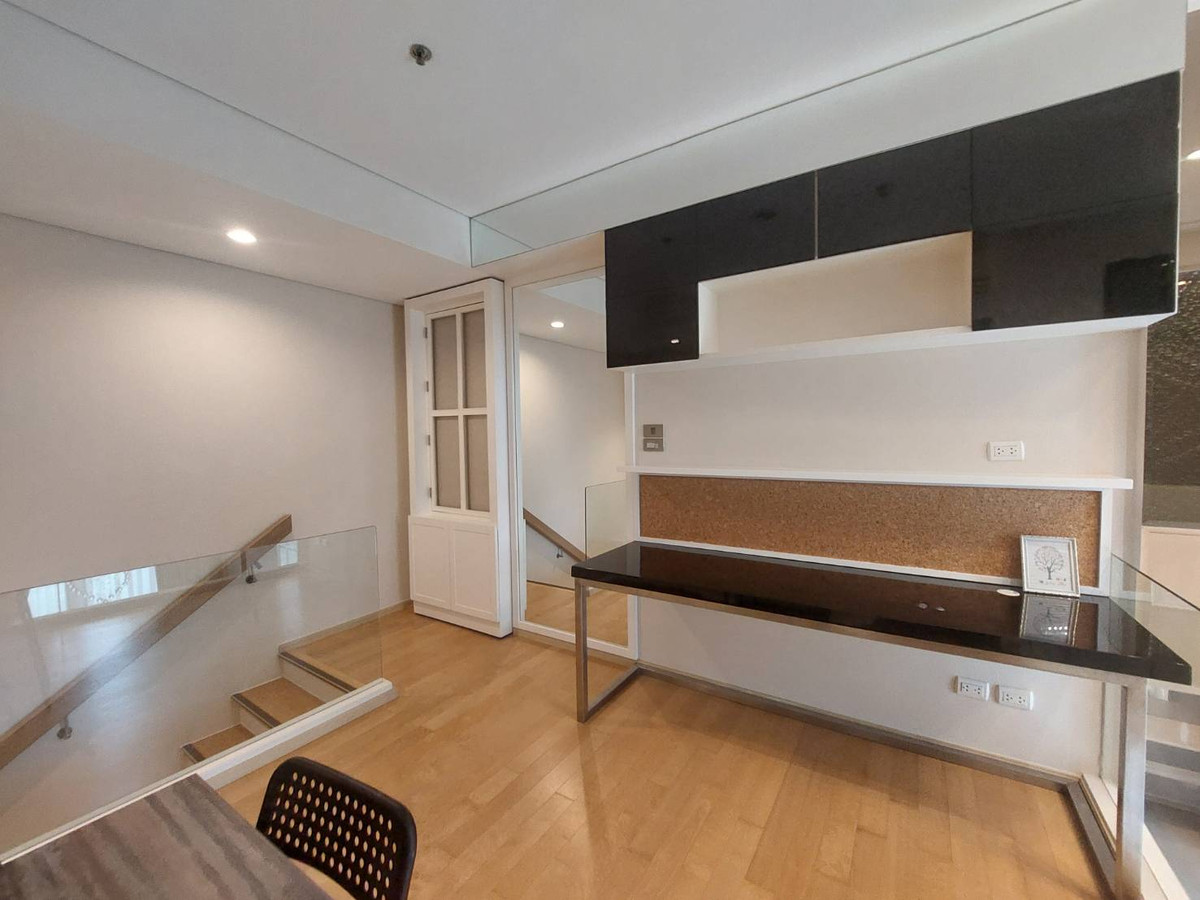 ขายคอนโดพระราม 9 เพชรบุรีตัดใหม่ RCA : Villa Asoke / Duplex 1 Bedroom (SALE WITH TENANT), วิลล่า อโศก / ดูเพล็กซ์ 1 ห้องนอน (ขายพร้อมผู้เช่า) TARN311