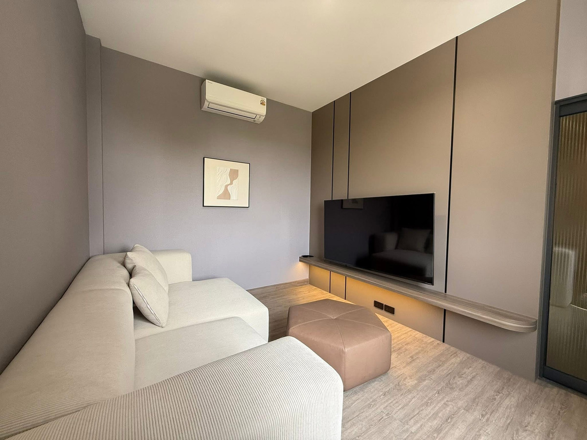 For RentHouseBangna, Bearing, Lasalle : FOR Rent Baan Klang Muang The Edition Bangna Phase 2, garden view in front of the project, 4 bedrooms, pets accepted.