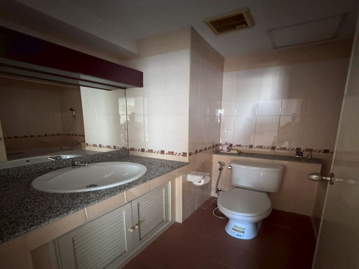 ให้เช่าคอนโดศรีราชา แหลมฉบัง บ้านบึง : ให้เช่าคอนโด ศรีราชา 1นอน ใกล้ทะเล ชั้นสูง ห้องมุม (ศรีราชา คอนโดวิว)