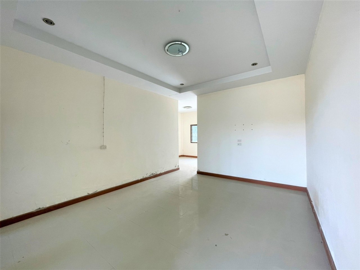 ขายทาวน์โฮมหัวหิน ประจวบคีรีขันธ์ : ขายด่วนทาวน์เฮ้าส์หมู่บ้านภูตะวัน ซอย10 ถนนหัวหิน-อ่างเก็บน้ำห้วยผาก (ทล.3218)  ประจวบคีรีขันธ์ สภาพดี ราคาประหยัด