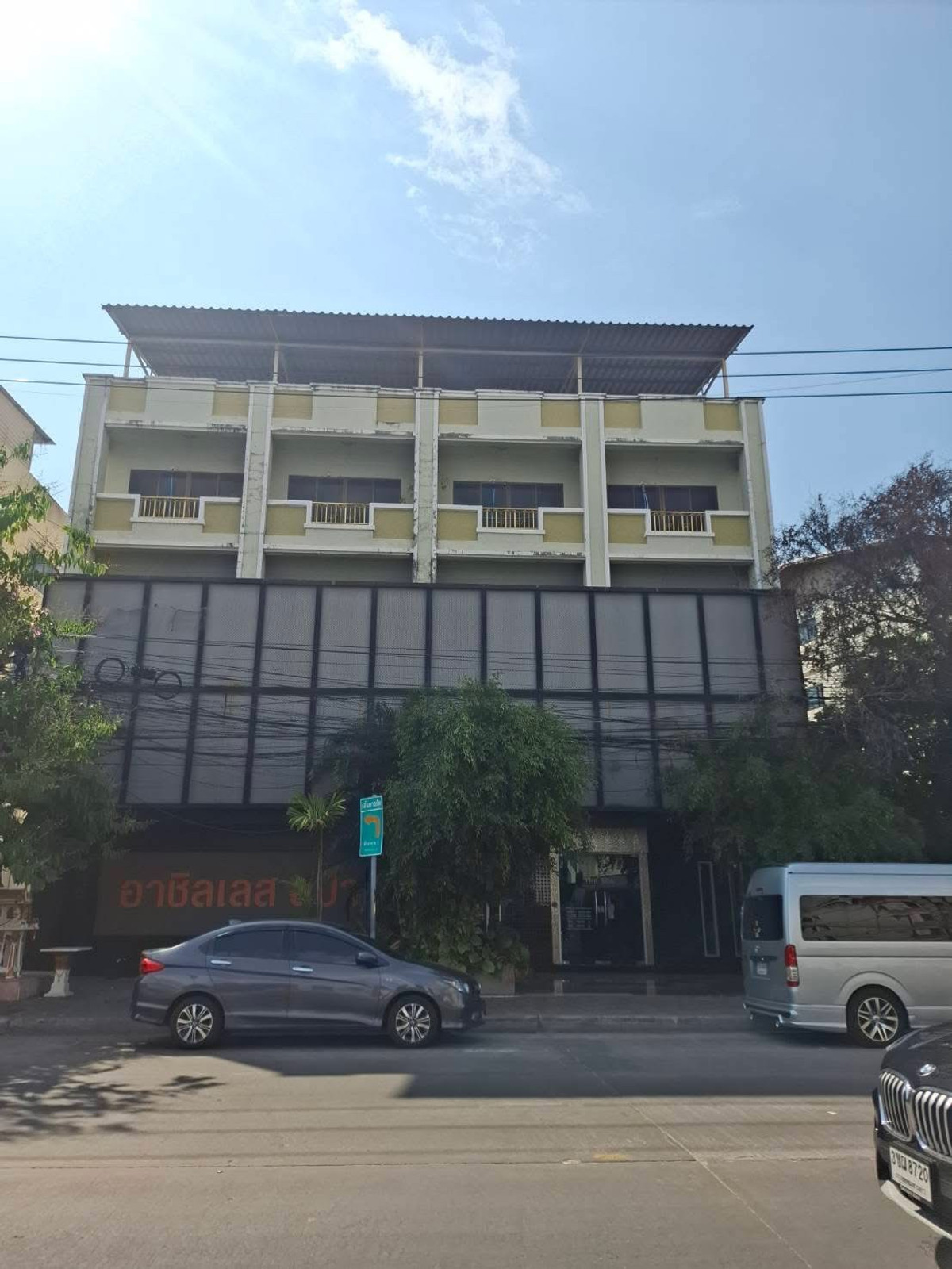 For RentShop HousePattaya, Bangsaen, Chonburi : Commercial Building for Lease – Prime Location in Pattaya