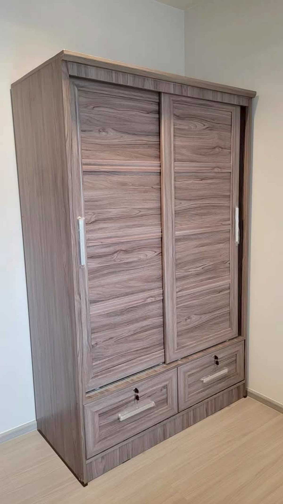 For RentCondoThaphra, Talat Phlu, Wutthakat : ✨ 5 rai of central garden in the heart of Sathorn-Tha Phra! Life Sathorn Sierra — แต่งครบ วิวสวย พร้อมอยู่ ✨