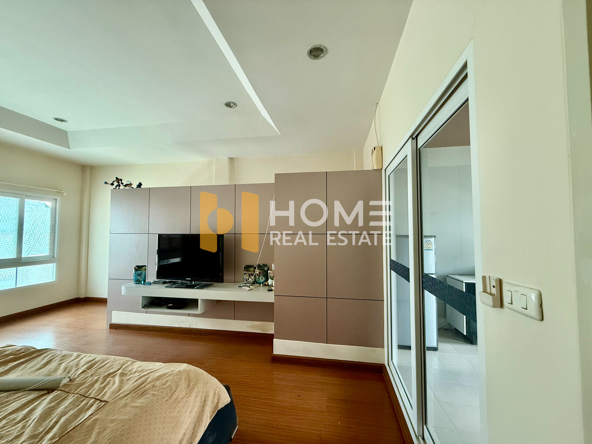 For SaleTownhomePattanakan, Srinakarin : Baan Klang Muang Urbanion Srinakarin / 3 Bedrooms (FOR SALE), Baan Klang Muang Urbanion Srinakarin / 3 Bedrooms (FOR SALE) GNG023