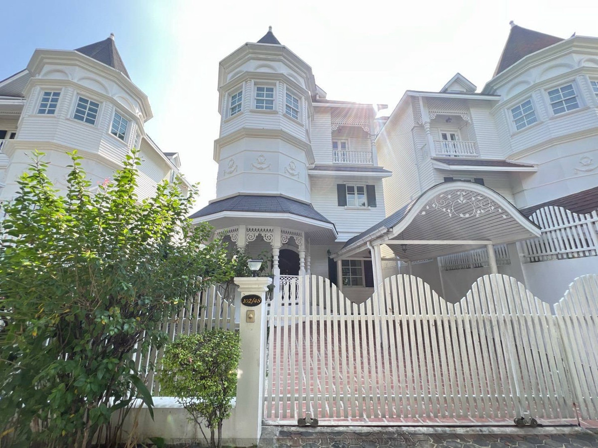 For RentHouseBangna, Bearing, Lasalle : House for rent near St.Andrew School Lasan sukhumvit
