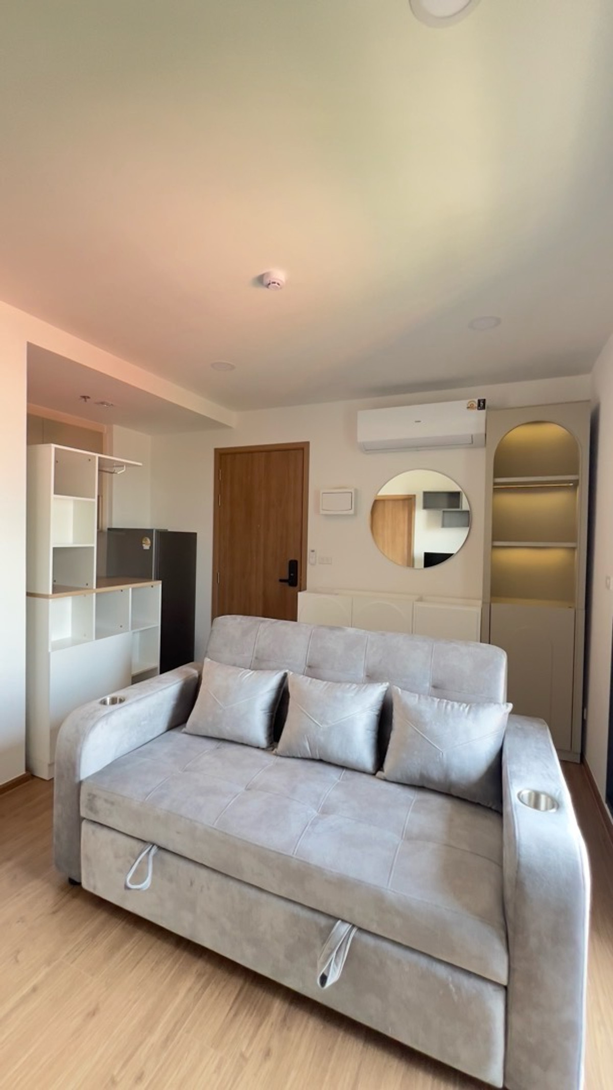 ให้เช่าคอนโดรามคำแหง หัวหมาก : ห้องมุมวิวสระและรถไฟฟ้า addline สอบถามรายละเอียด