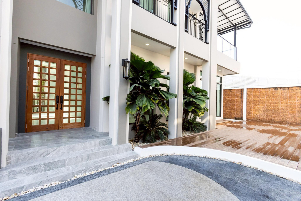 ขายบ้านสมุทรปราการ สำโรง : แกรนด์ บางกอก บูเลอวาร์ด ศรีนครินทร์ / 5 ห้องนอน (ขาย), Grand Bangkok Boulevard Srinakarin / 5 Bedrooms (FOR SALE) FON283