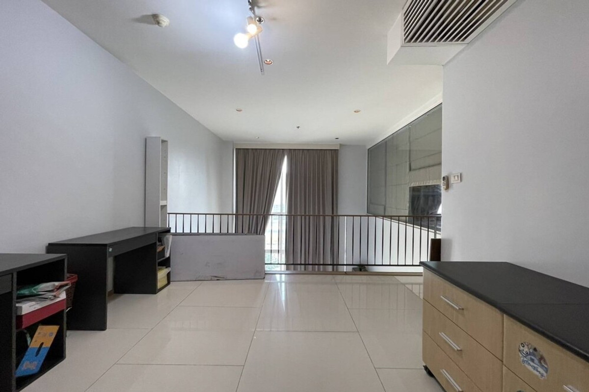 CondoSathorn, Narathiwat : 🔥 For Sale - Rent !! The Empire Place, 2 bedroom, 2 bathroom Duplex, large room, South Facing, Good location !! Code C20221201691 ready to move in, Special Deal!!📣📣