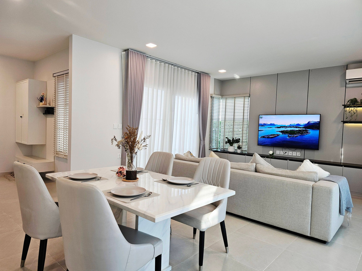 ให้เช่าบ้านบางนา แบริ่ง ลาซาล : ✨ Stunning House for Rent: Chaiyapruk Bangna Km.15 ✨ Prime Location near Suvarnabhumi Airport & International Schools (ASB / Verso)