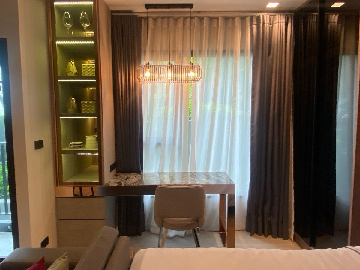For RentCondoRama9, Petchburi, RCA : Condo, 7th floor, fully furnished, beautifully decorated, for rent, Rama 9-New Phetchaburi area, near MRT Rama 9, only 600 meters.